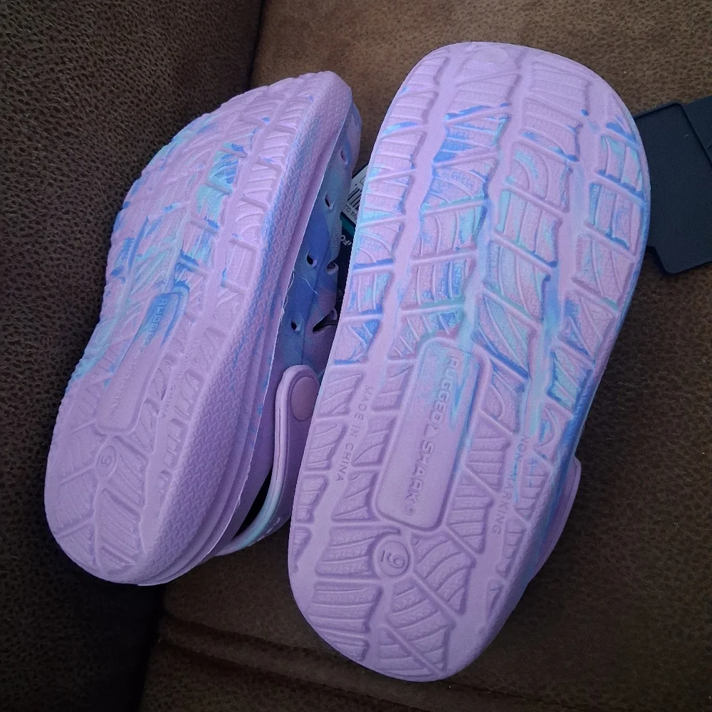 Rugged Shark Kids Purple And Blue Tie-Dye Clog Shoes Size 9